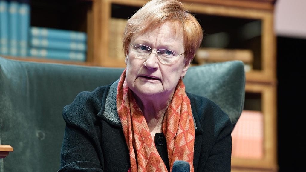 Presidentti Tarja Halonen pyytää anteeksi Ylen haastattelussa eilen lausumaansa epäonnistunutta ilmaisua.
