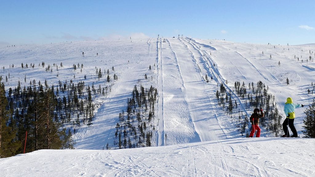 Asiantuntijan mukaan laskettelurinteiden suurimpia riskitekijöitä ovat laskettelijat itse