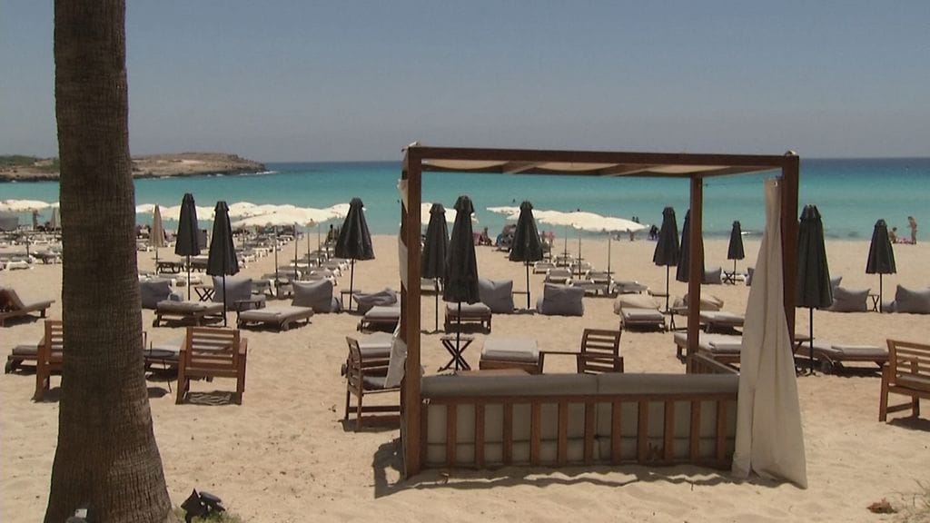 Terhi Tamminen olisi halunnut näihin maisemiin Kyprokselle, mutta matka peruuntui eikä maksettuja rahoja ole vieläkään kuulunut.