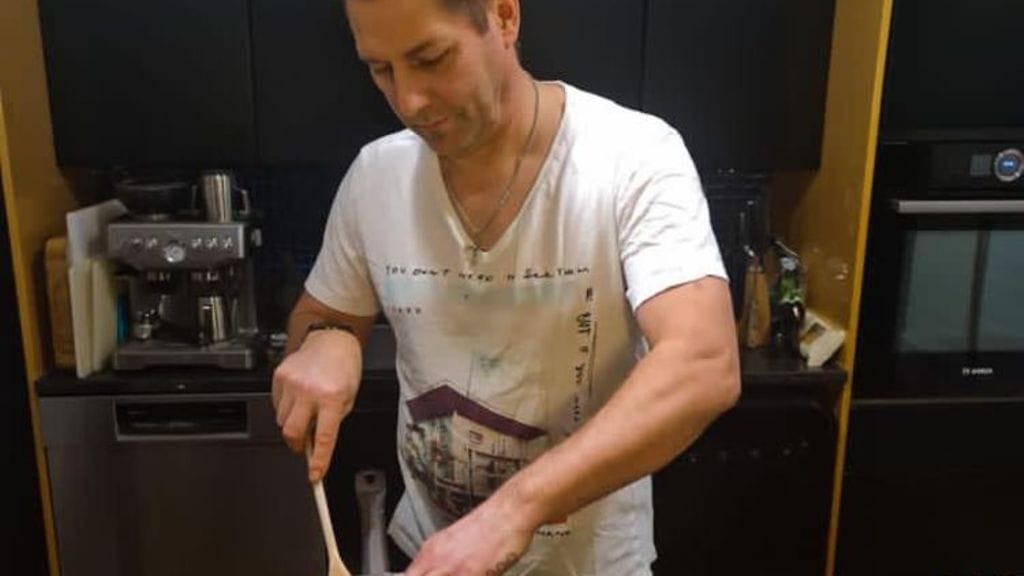 Harri Syrjäsen bolognese-reseptillä loihdit maukkaan pastan yhdessä kattilassa.