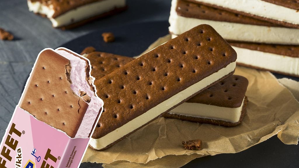 Puffet-jäätelöiden keksien koostumus mietityttää suomalaisia vuodesta toiseen.