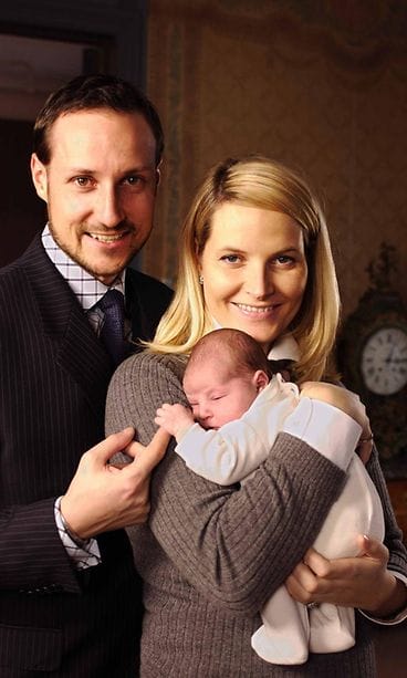 AOP Haakon, Mette-Marit, Ingrid-Alexandra 2004