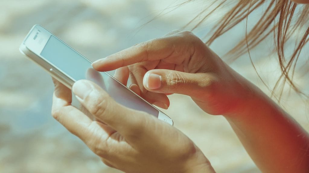 puhelin kesällä