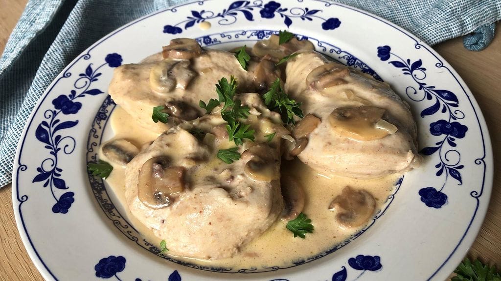 Suprêmes de Volaille aux Champignons -kanakastike valmistuu vaivarttomasti ja superkoukuttavaa!