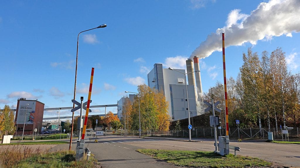 Teollisuuden uudet tilaukset nousivat vuodentakaisesta, kertoo Tilastokeskus.