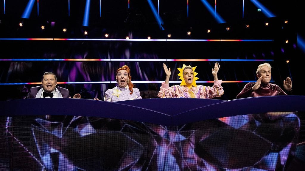 Masked_singer_suomi_S3_eps2_020_etsivaC2A8t_kuvaaja_saku_tiainen