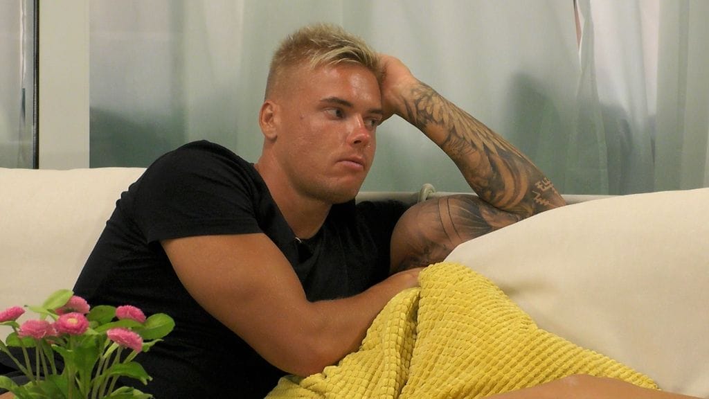 Love_Island_Suomi_S3_E20_Mikko_Keskustelee_Kreten_Kanssa