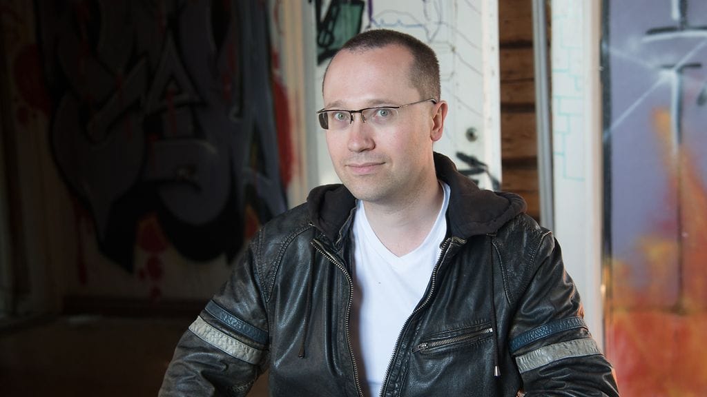 Virasto- ja oikeusväännön jälkeen Vesa Linja-aho sai tahtonsa läpi. Hänen neljäs etunimensä on tätä nykyä Lucifer.