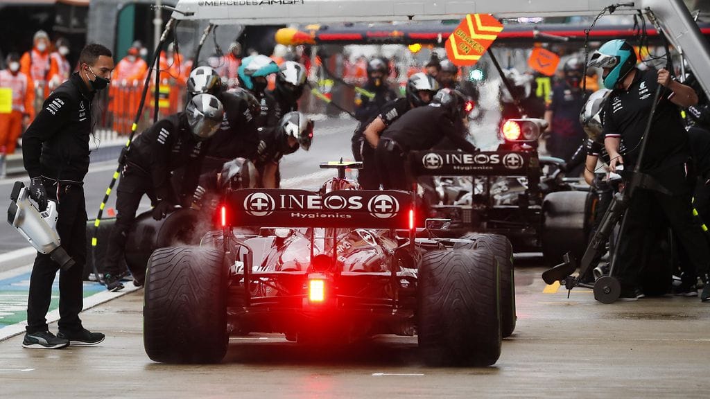 Valtteri Bottas sai odotella Lewis Hamiltonin takana omaa vuoroaan Venäjän aika-ajoissa.