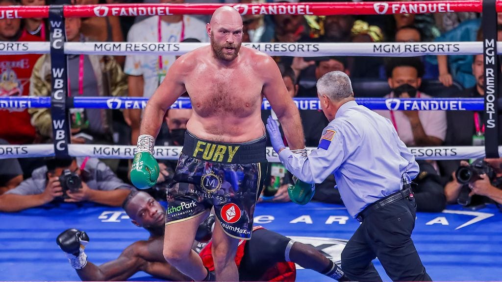 Tyson Fury tyrmäsi Deontay Wilderin.