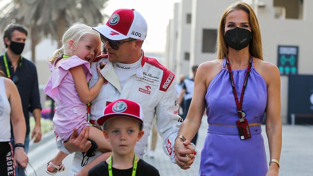 Kimi Räikkösen perhe on mukana suomalaiskuskin viimeisessä osakilpailussa Abu Dhabissa.
