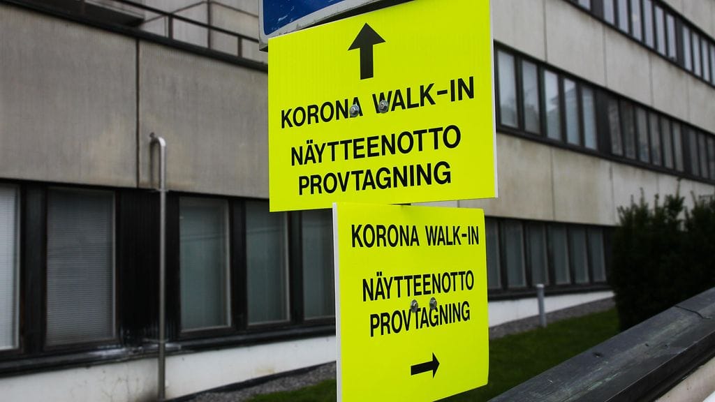 Nainen sai sakkorangaistuksen kieltäydyttyään koronatestistä. Kuvituskuva.