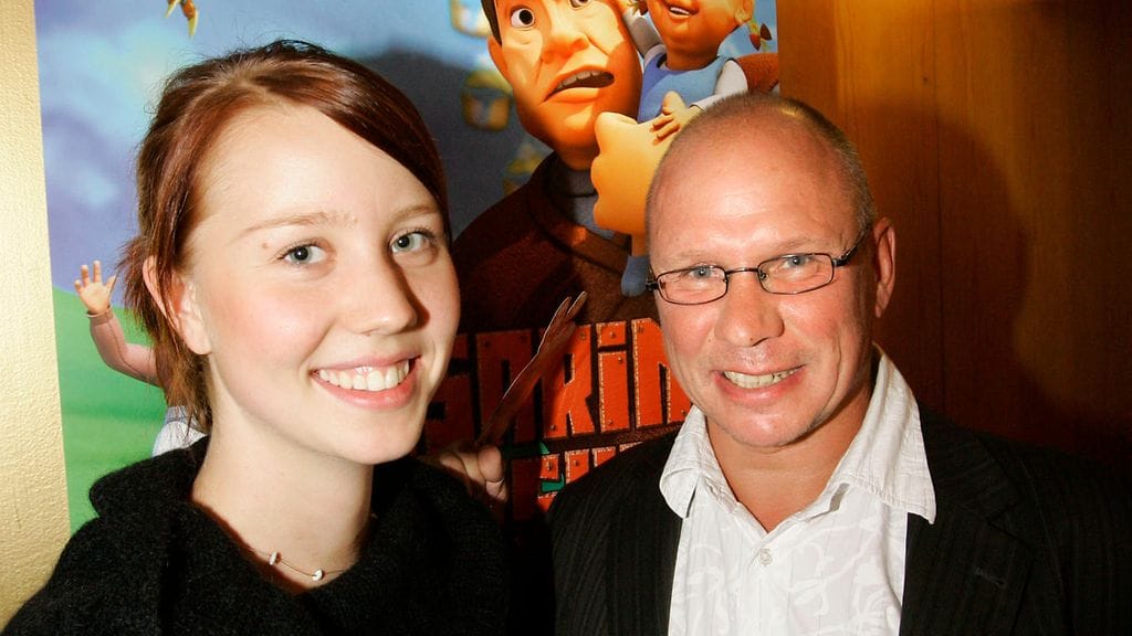 Sakari Pietilä ja tyttärensä Miisa Keisarin salaisuus -elokuvan kutsuvierasnäytöksessä Tennispalatsissa Helsingissä 06.09. 2006.