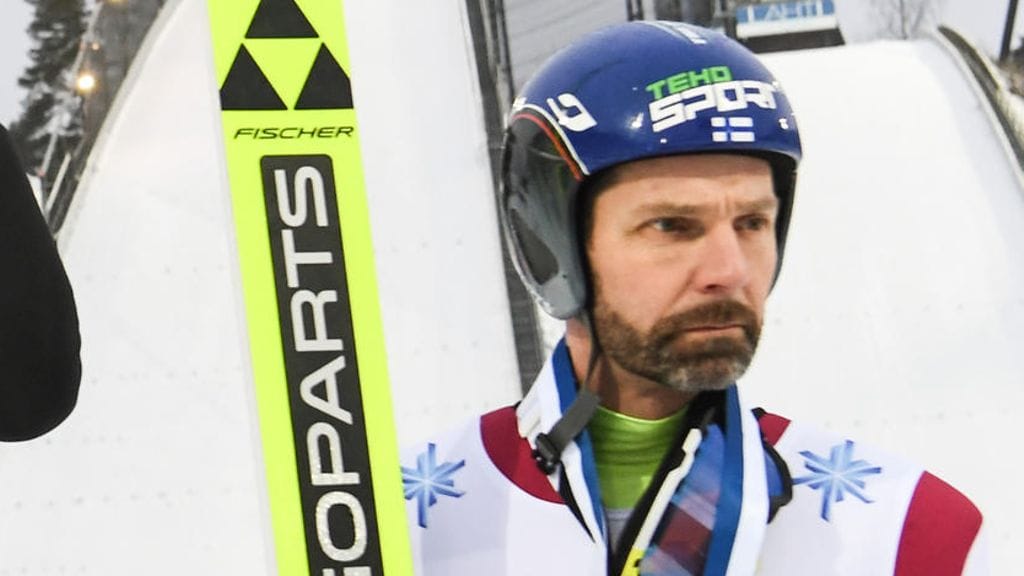 Janne Ahonen voitti viime viikonloppuna mäkihypyn SM-pronssia Lahden Suurmäessä.