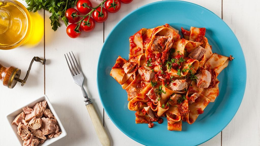 Kalasäilykkeitä voi käyttää monipuolisesti erilaisiin ruokiin.