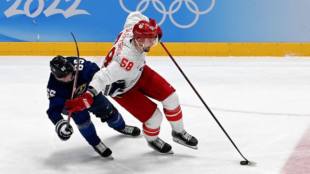 Ilo irti pukukopissa: Jukka Jaloselle mestaruussuihku