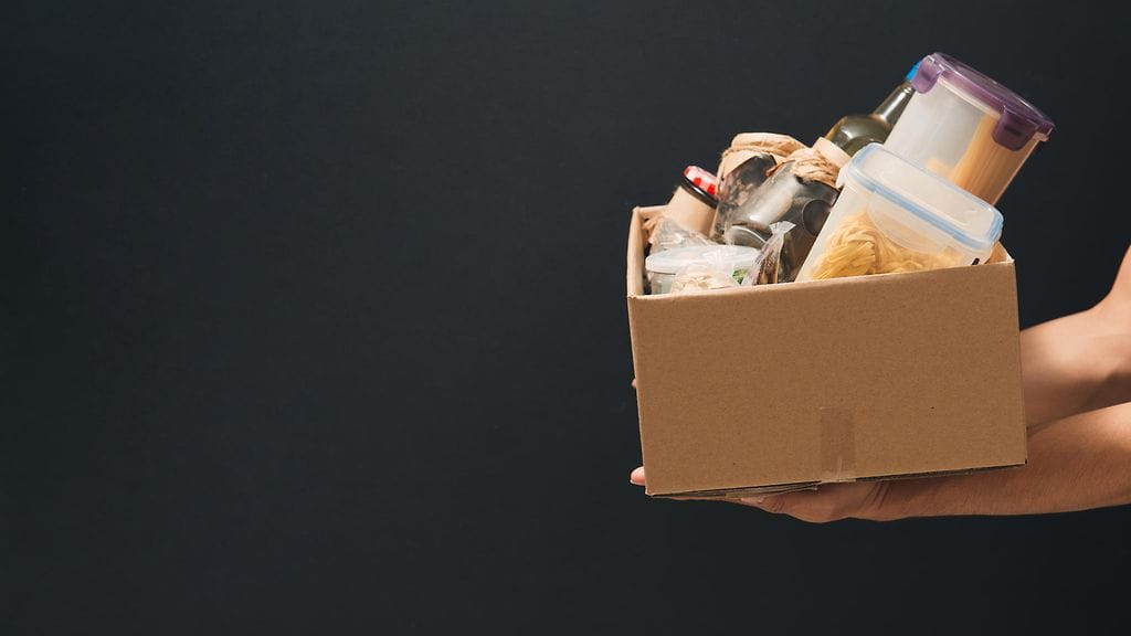 Ukrainalaisten hyväksi tehtyjä lahjoituksia päätyy jo kasoiksi Puolan rajalle. Kuvituskuva.