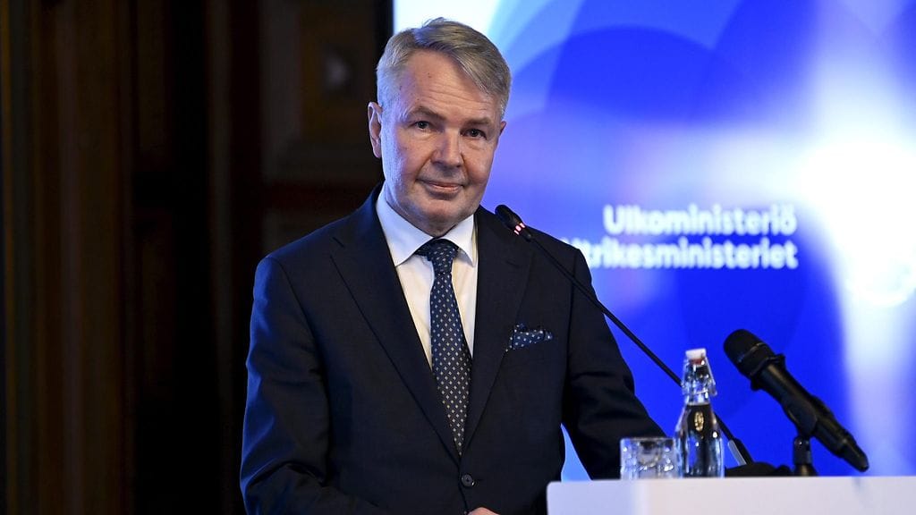 Ulkomisteri Pekka Haavisto tiedotustilaisuudessa maaliskuussa 2022.