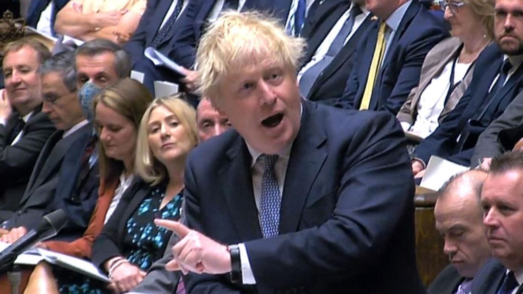 Britannian pääministeri Boris Johnson sanoo ottavansa täyden vastuun koronasäännöksiä rikkoneista juhlista virka-asunnollaan.