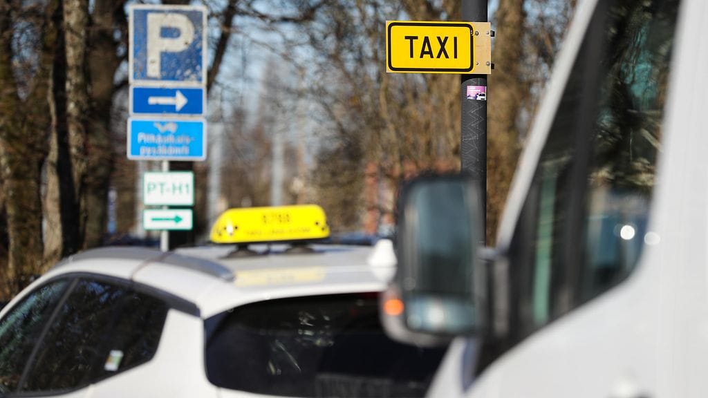 Kuvituskuva. Kuvan taksit eivät liity tapaukseen.