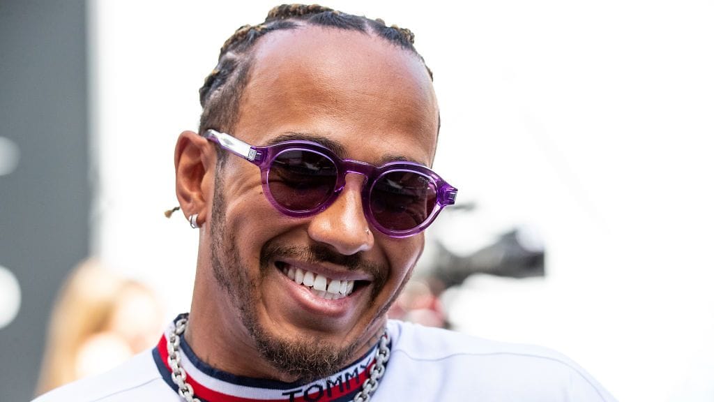 Lewis Hamilton oli otettu saamastaan kunnianosoituksesta.