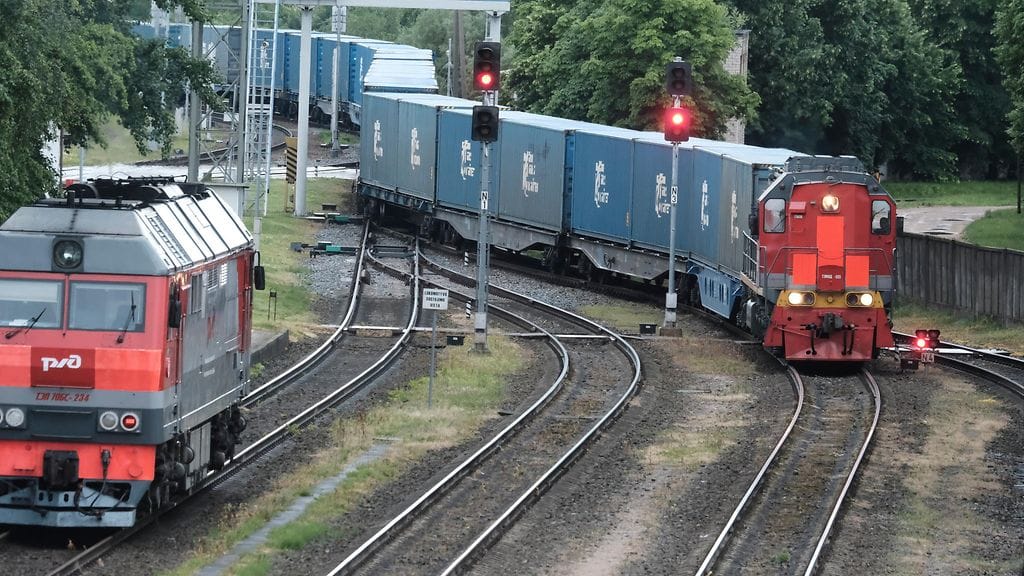 Venäjä on vaatinut Liettuaa poistamaan Kaliningradiin meneville rautatiekuljetuksille asetetut rajoitukset.