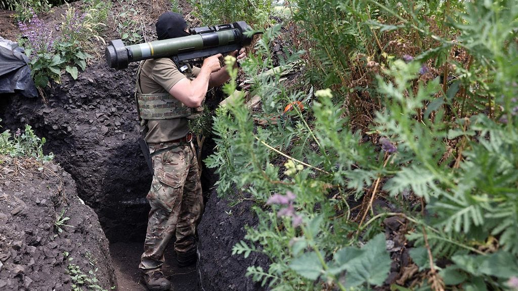 Yhdysvaltalaisen viranomaislähteen mukaan Ukrainan presidentti Volodymyr Zelenskyi puhuu videon välityksellä molemmissa kokouksissa.