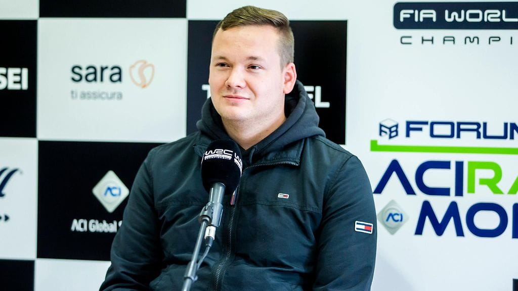 Jari Huttunen pääsee Jyväskylässä WRC-auton rattiin.