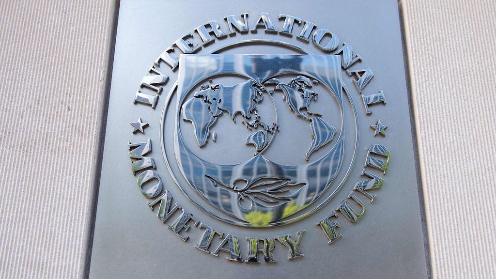 Huhtikuussa IMF arvioi maailmantalouden kasvuksi vielä 3,6 prosenttia.