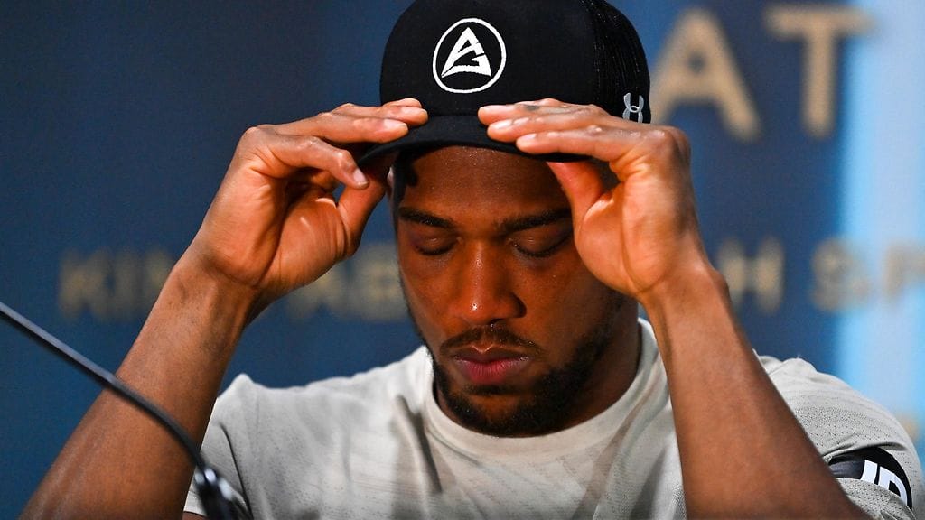 Anthony Joshua oli tunteikas lehdistötilaisuudessa.