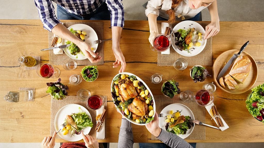 Suomalaisista 64 prosenttia pitää yhdessä syömistä joko tärkeänä tai erittäin tärkeänä – käytännössä kuitenkin vain joka toinen syö päivittäin yhdessä toisen kanssa.