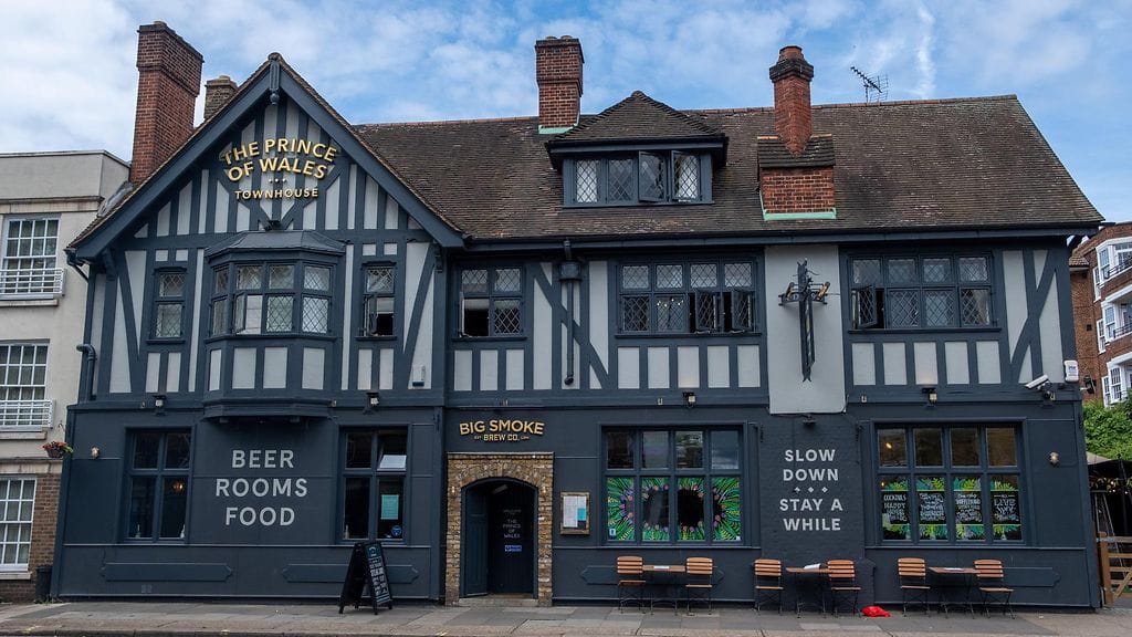 Brittiläisten alalla toimijoiden näkemys on, että jos hallitus ei tule pubien ja panimoiden avuksi, pubit eivät pysty maksamaan laskujaan.