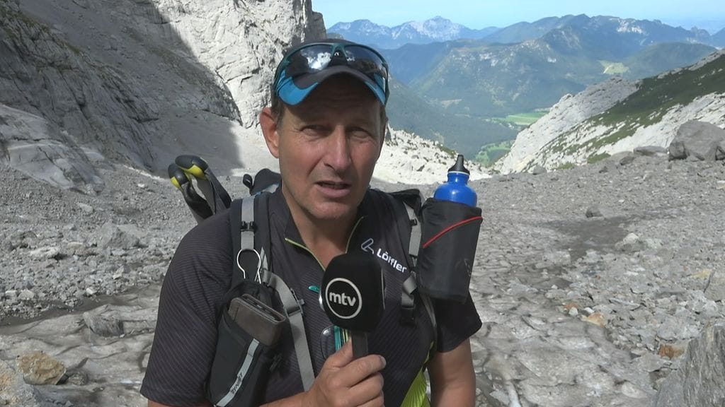 MTV Uutisten kirjeenvaihtaja Heikki Piuhola on todistanut Alppien jäätiköiden kutistumista jo kymmenen vuoden ajan.