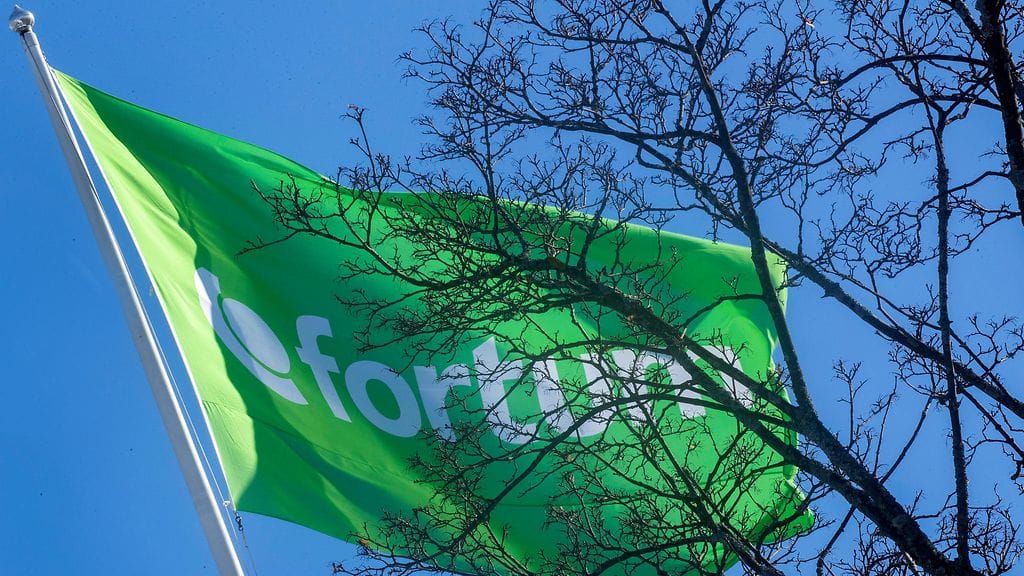 Energiayhtiö Fortumin vertailukelpoinen liikevoitto puolittui.