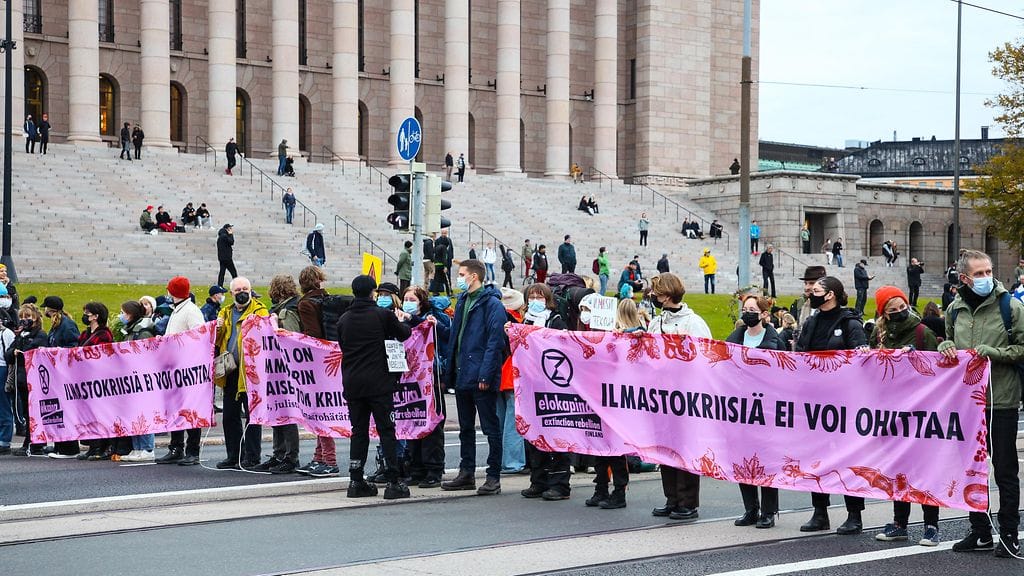 Arkistokuva. Aloitteen tekijöiden mukaan Elokapina tulisi lakkauttamisen lisäksi muun muassa määritellä järjestäytyneeksi rikollisryhmäksi.
