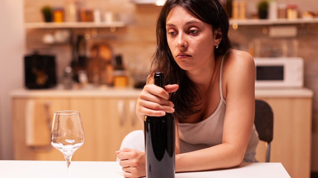 alkoholi, juoda viiniä