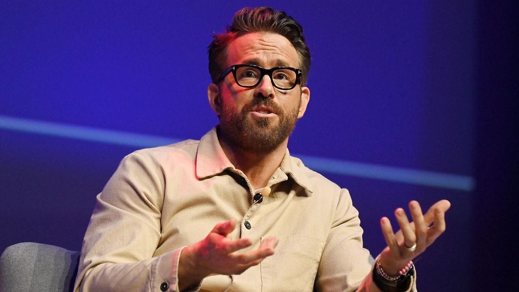 Ryan Reynolds kiinnostunut ostamaan Ottawa Senatorsin, kertoo People Magazine.