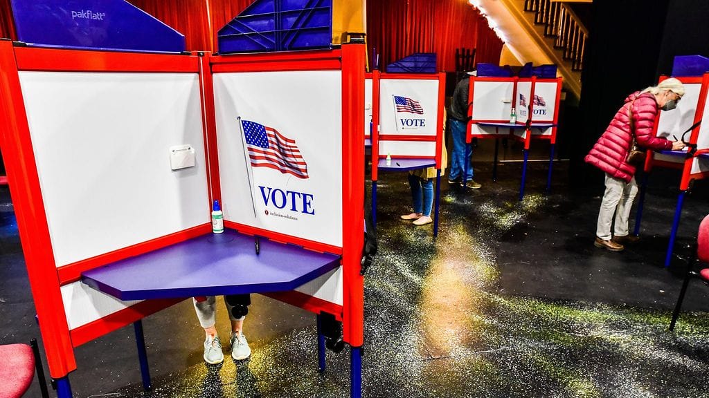 Demokraateille senaatin hallintaan riittää tasan 50 paikkaa