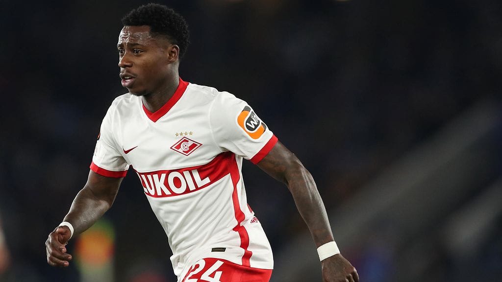 Quincy Promes Spartak Moskovan paidassa Eurooppa-liigan ottelussa marraskuussa 2021.