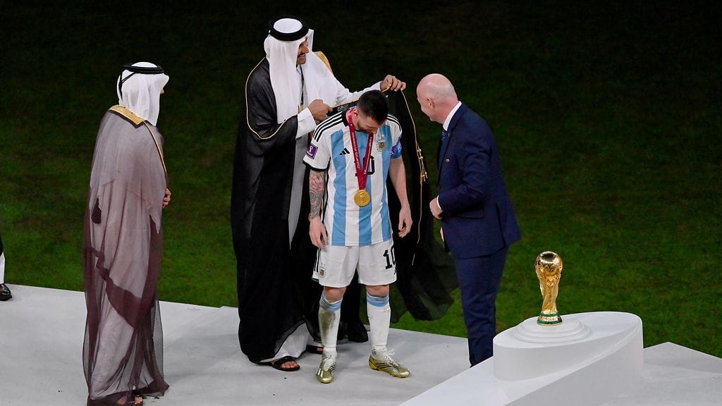 Messin päälle puettiin kaapu finaalin jälkeen.