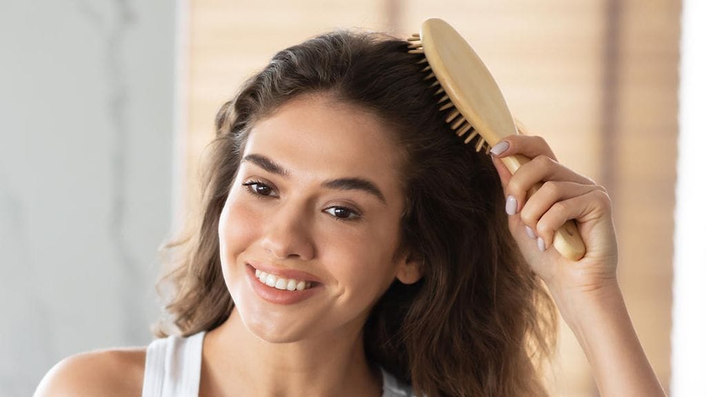 Hiuksia harjatessakin voi tehdä virheitä.