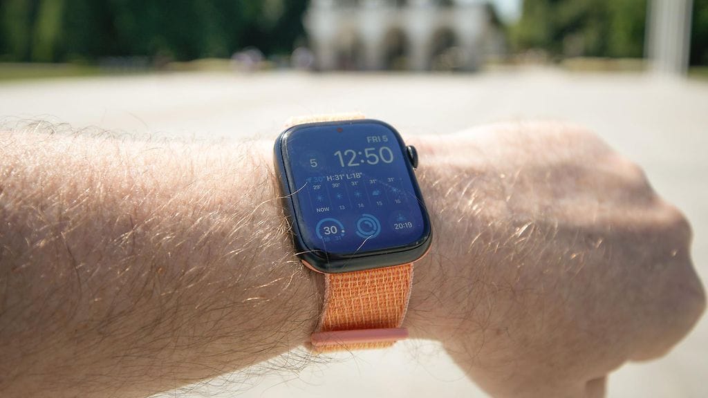 Apple Watch -älykellon käyttäjien nostaman kanteen mukaan sen happipitoisuutta mittaava anturi ei toimi tarkasti tummemman ihonvärin kanssa.