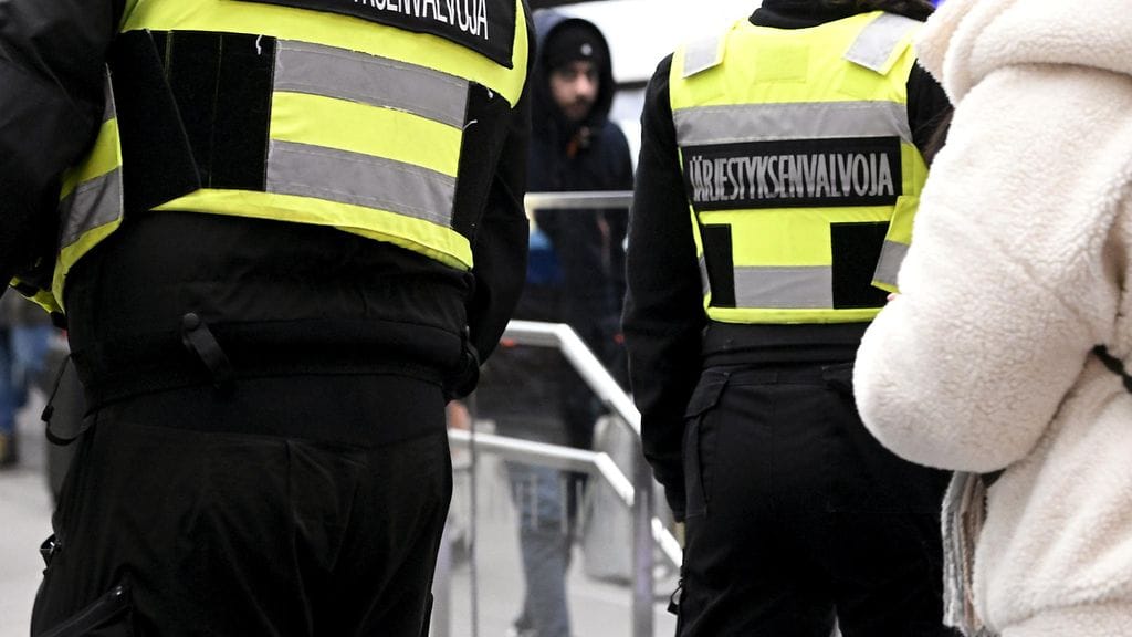 Avarn Securityn vartija Tikkurilassa 2 LK 29122022