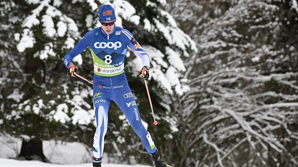 Niko Anttolalta upea esitys aikuisten arvokisadebyytissään: "Pystyin hiihtämään omalla tasolla, olen tyytyväinen"