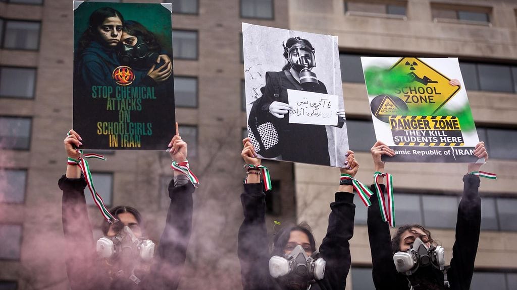 Yhdysvaltain Washingtonissa mielenosoittajat vaativat koululaisten myrkytysten pysäyttämistä.