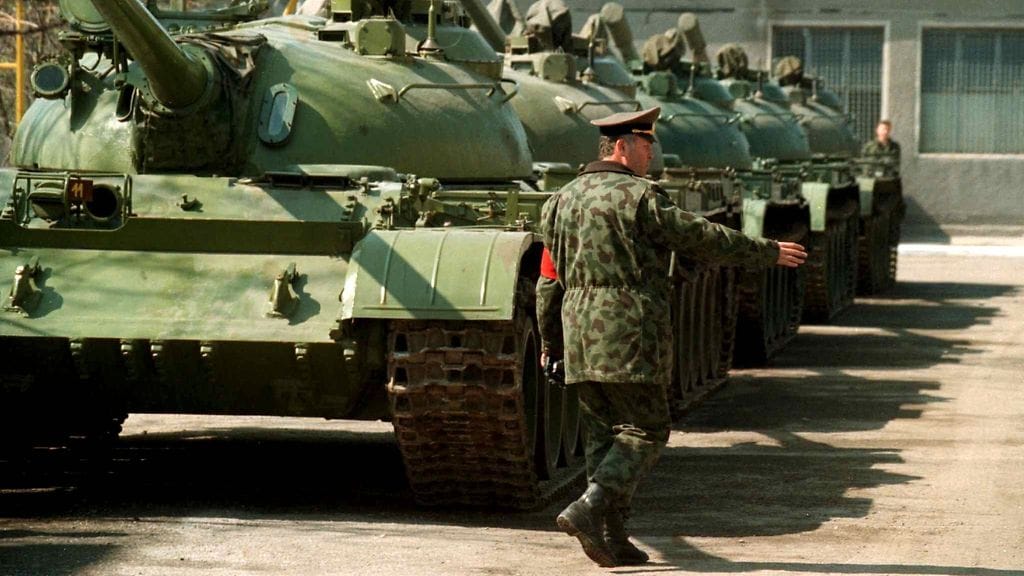 Bulgarian T-55-tankkeja maaliskuussa 1999. Kuvan tankit eivät liity tapaukseen.