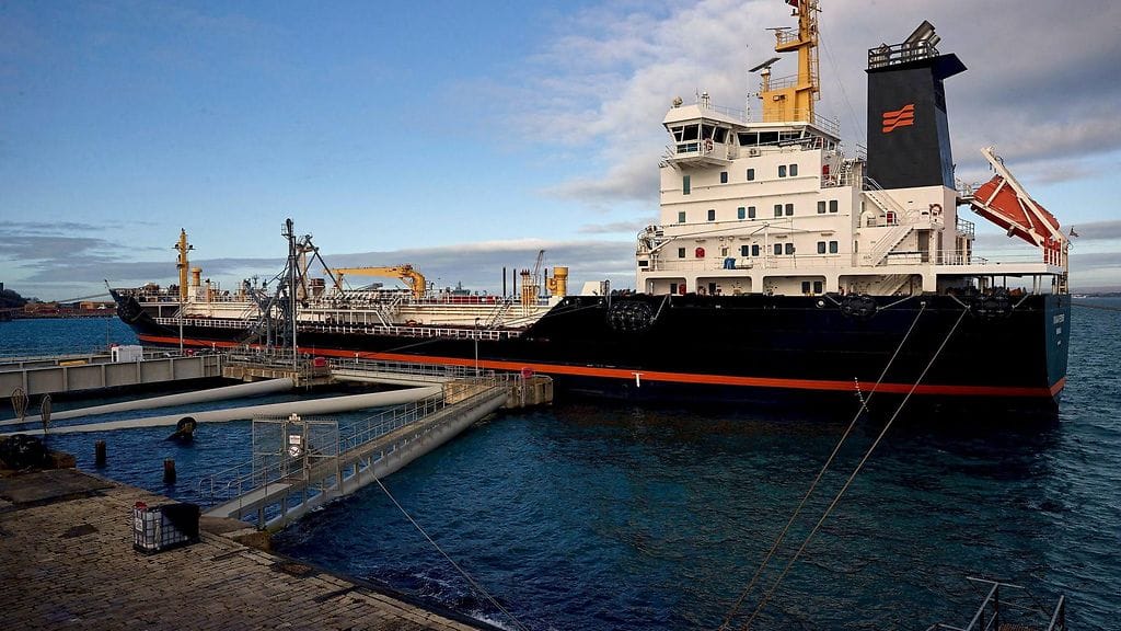 Kuvituskuvaa merirosvohyökkäyksen kohteeksi joutuneesta tanskalaistankkerista.