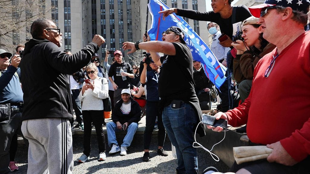 LK 0504 Trumpin syytteet (2)