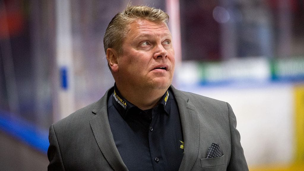 Pekka Virta on valmentanut Suomessa viimeksi SaiPaa. Kuva syyskuulta 2022.