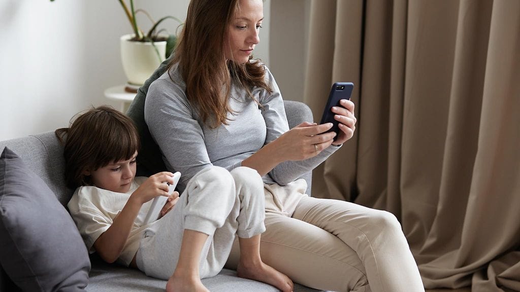 some, puhelin, vanhemmuus